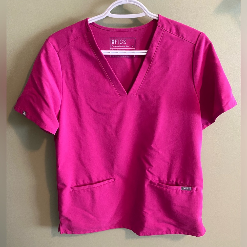 FIGS scrub top